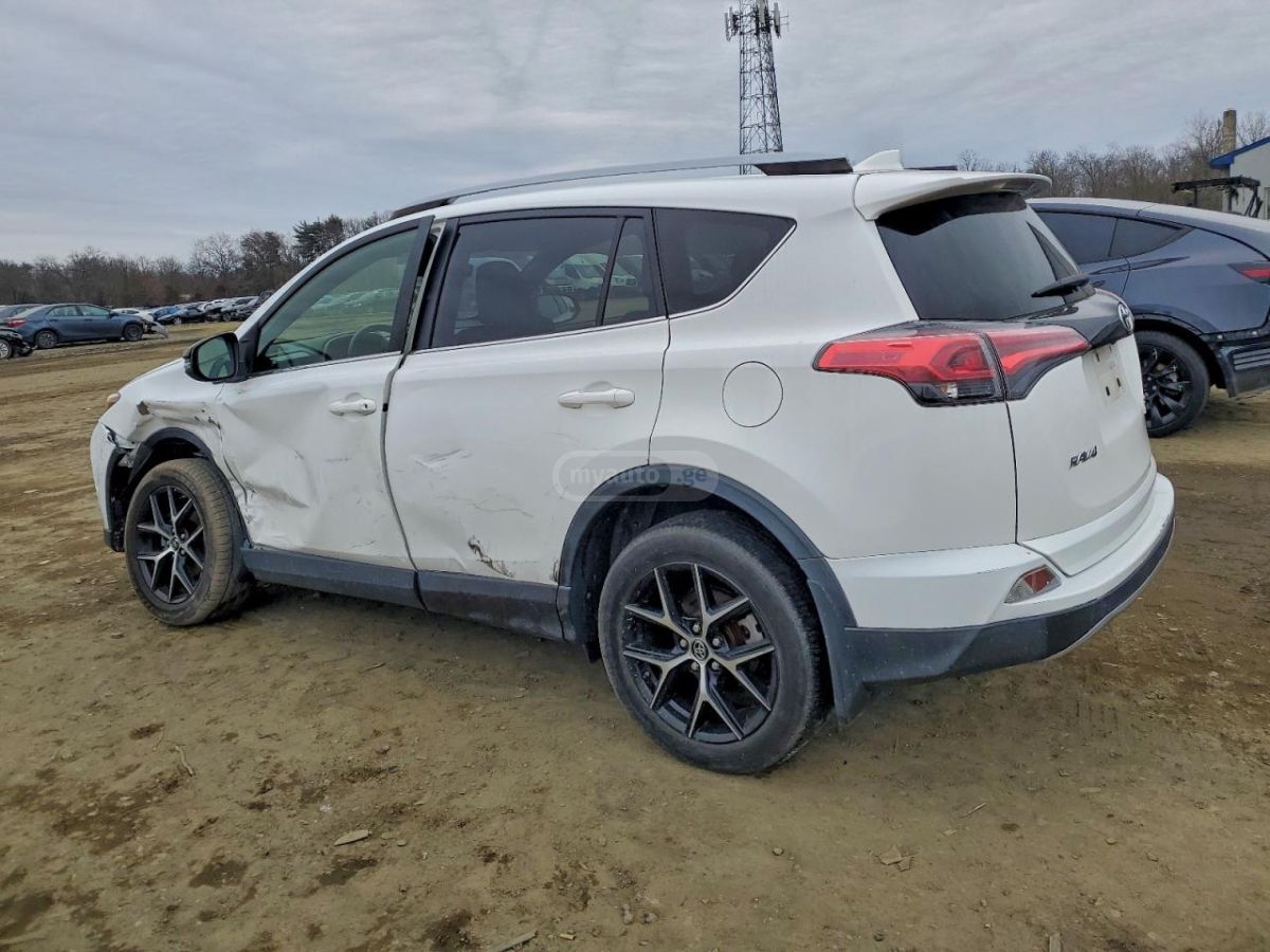 Toyota RAV4 2018 — photo 2