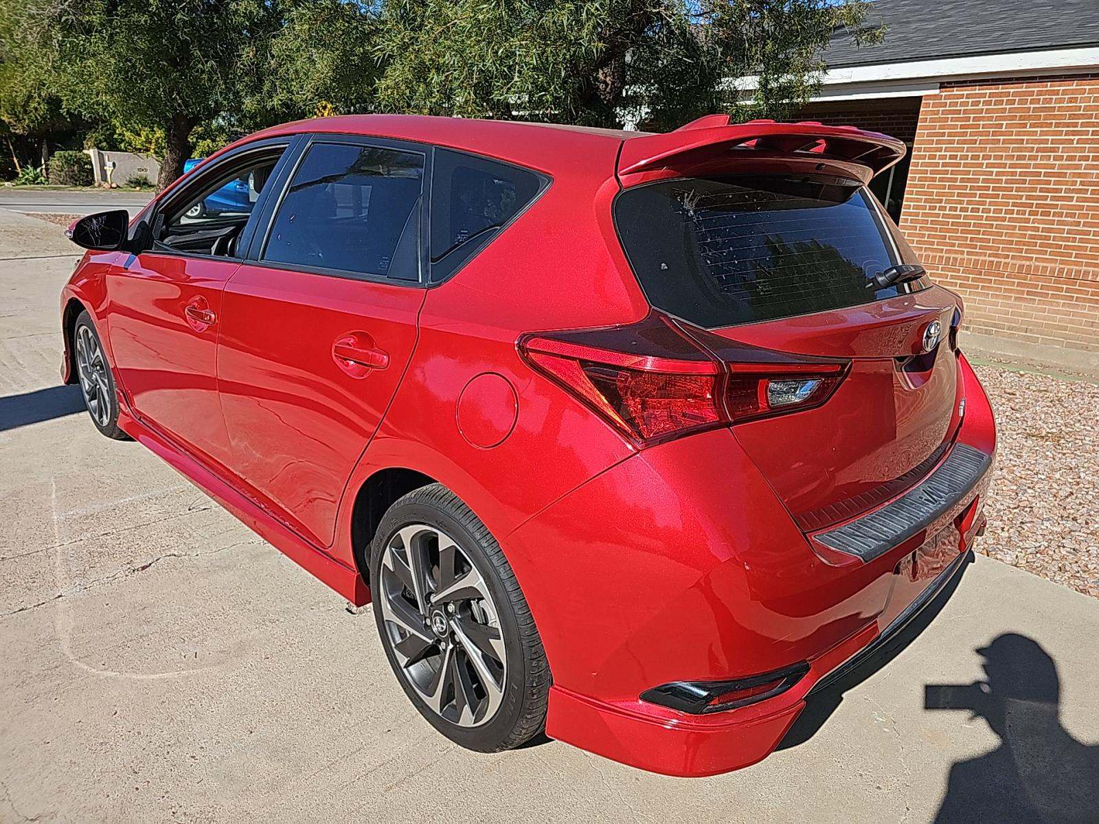 Toyota Corolla 2017 — photo 2