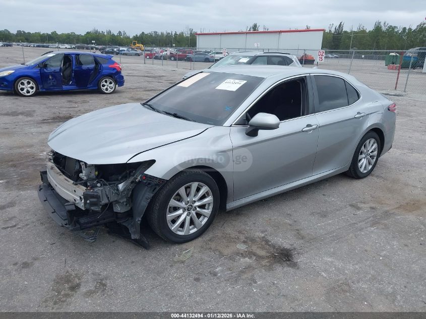 Toyota Camry 2019 — photo 2