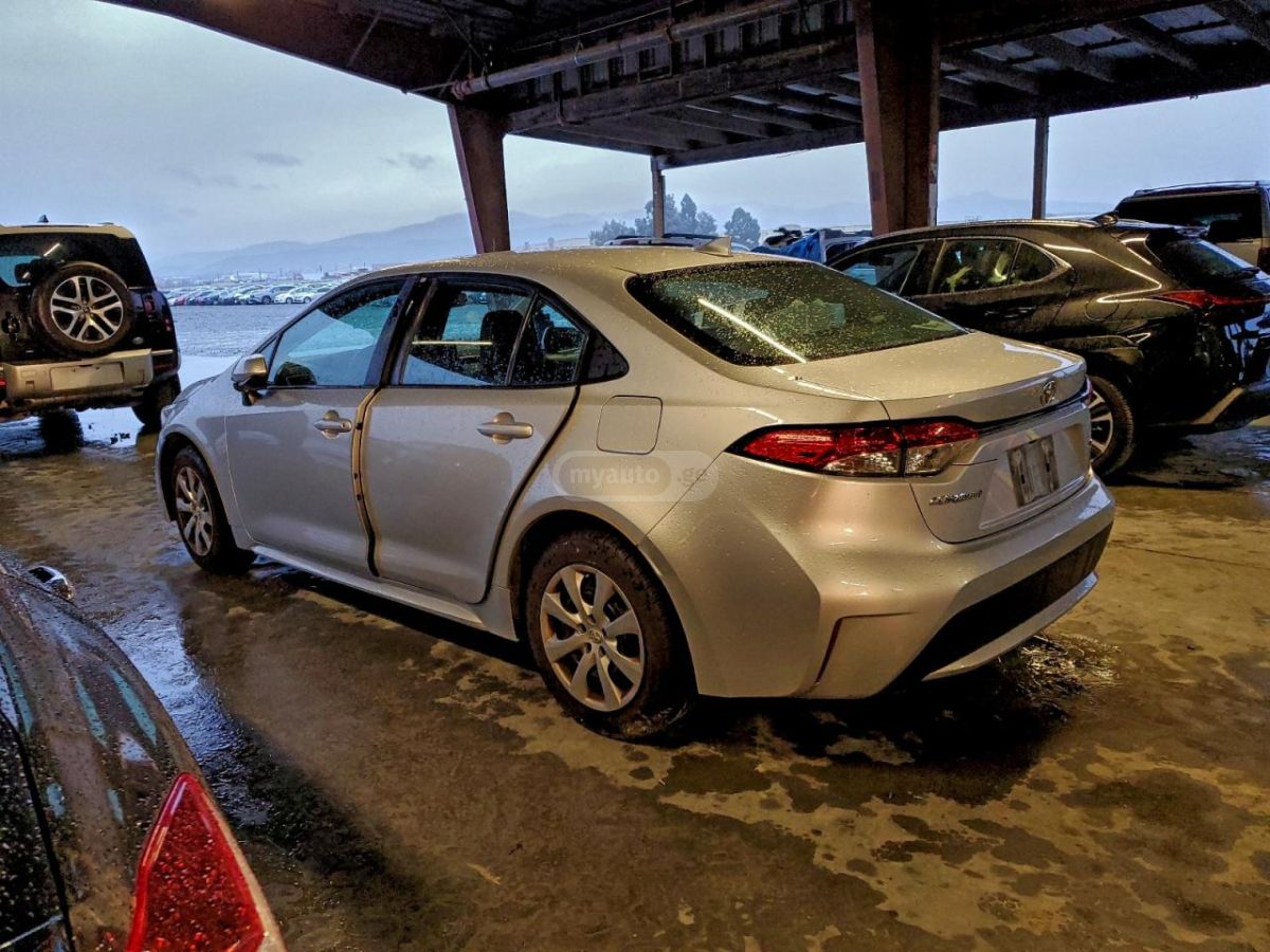 Toyota Corolla 2021 — photo 2