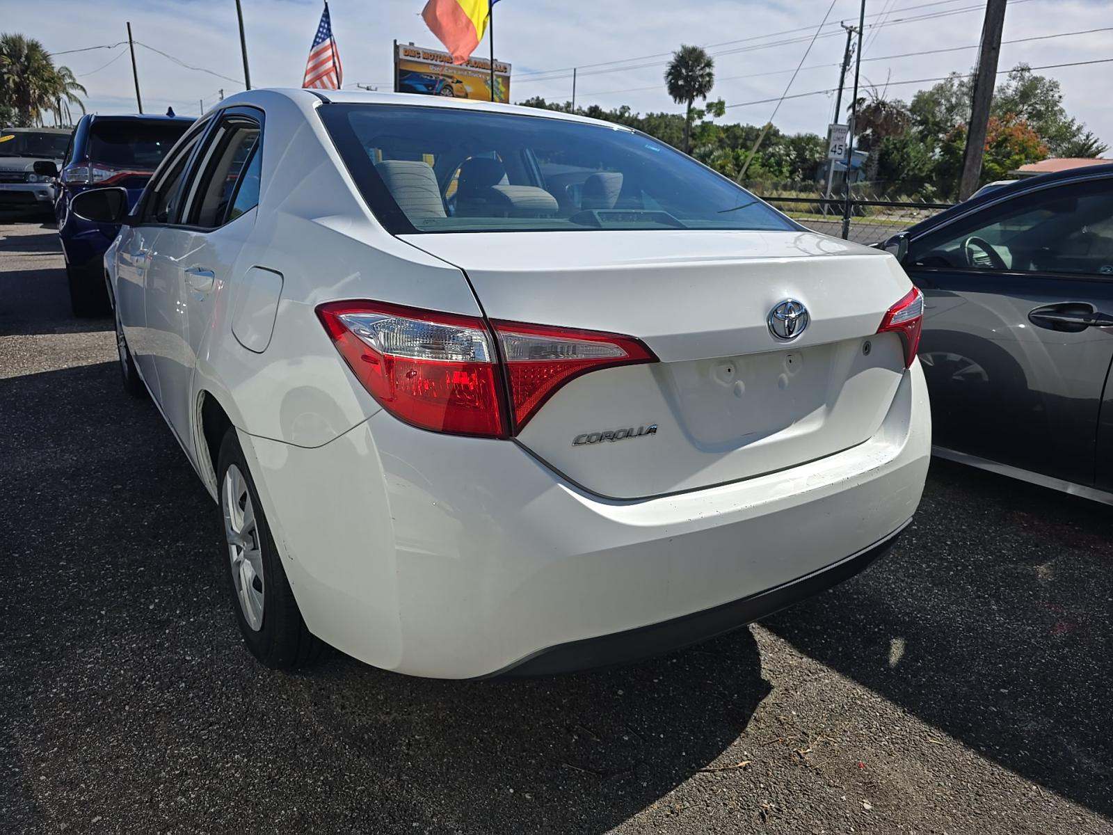 Toyota Corolla 2014 — photo 2