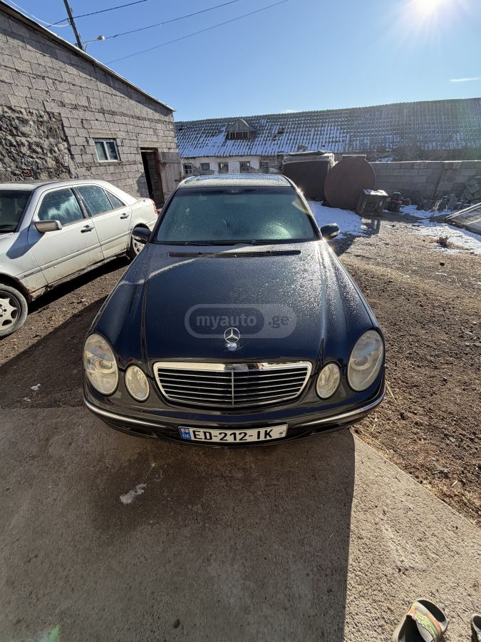 Mercedes-Benz E 320 2009 — photo 2