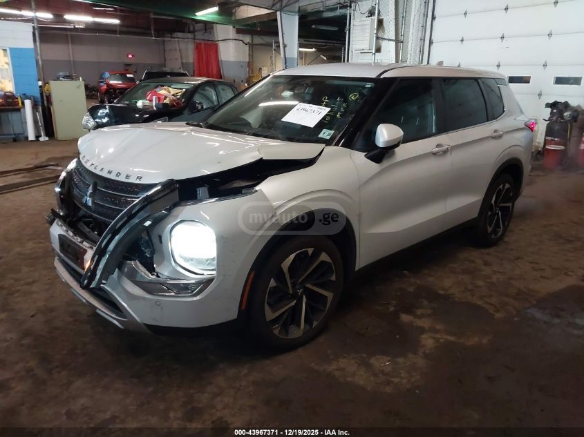 Mitsubishi Outlander 2023 — photo 2