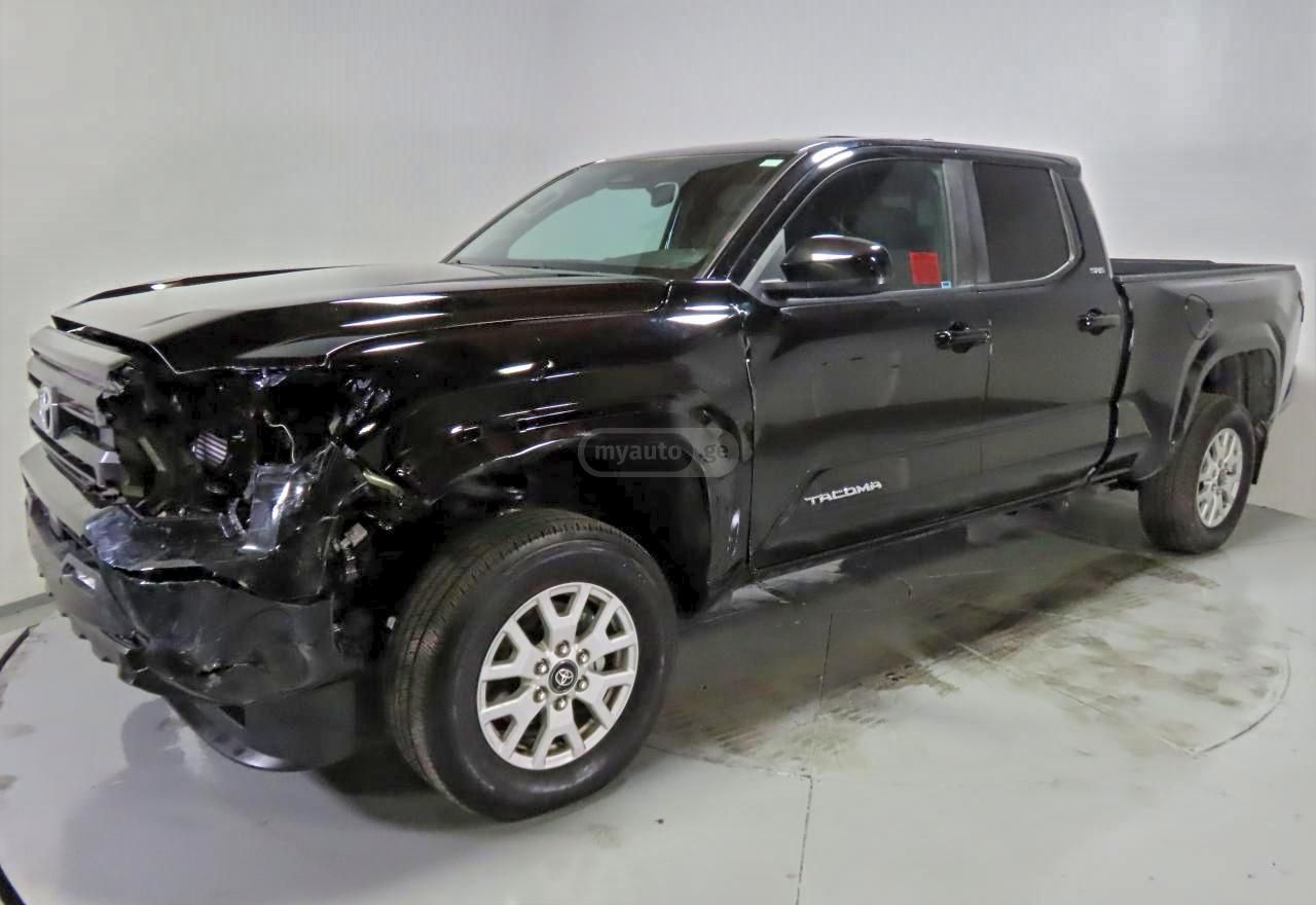 Toyota Tacoma 2024 — photo 2