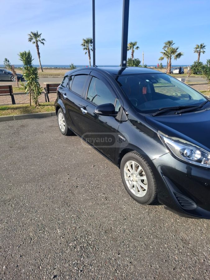 Toyota Aqua 2018 — photo 2