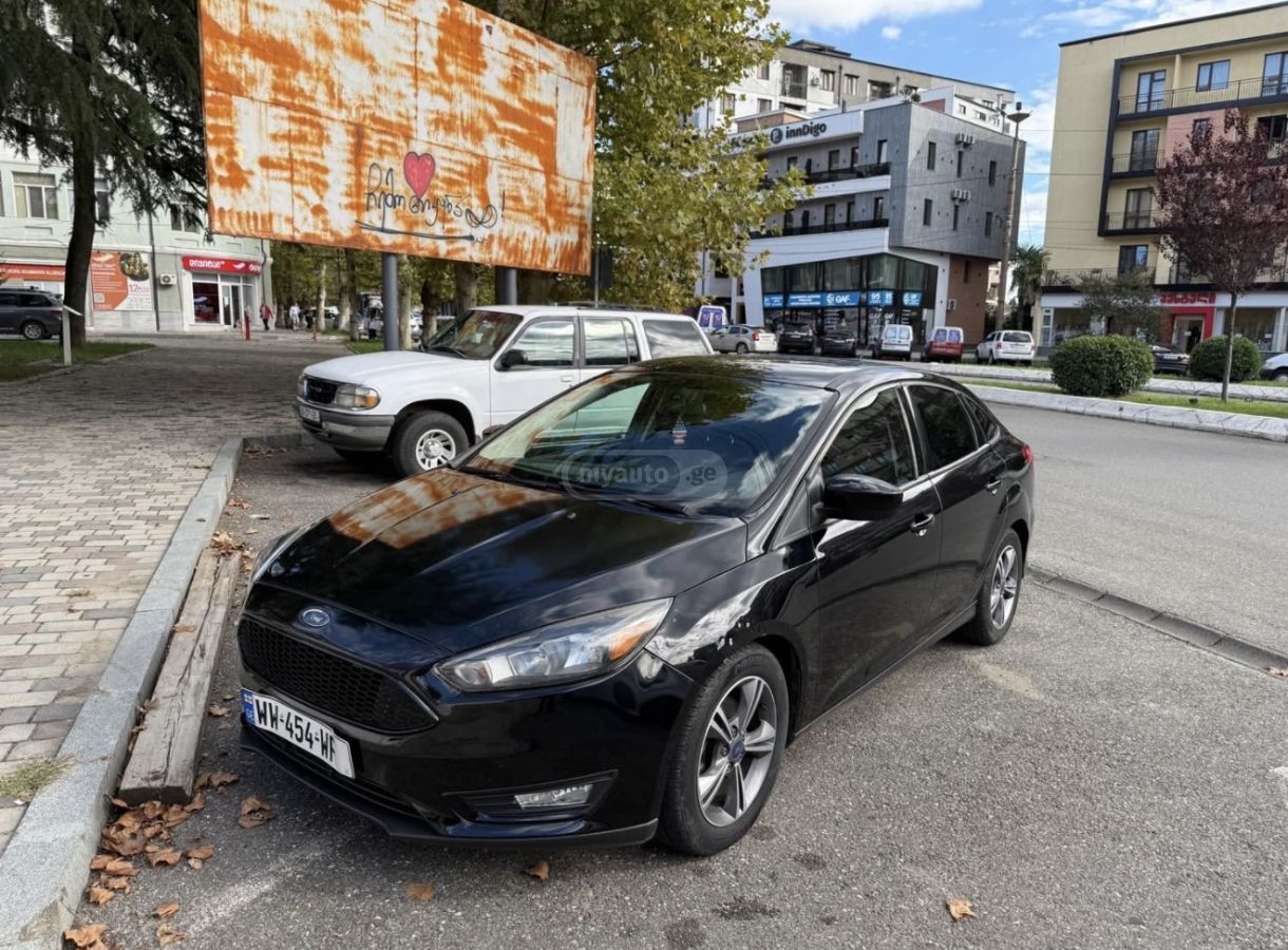Ford Focus 2017 — photo 2