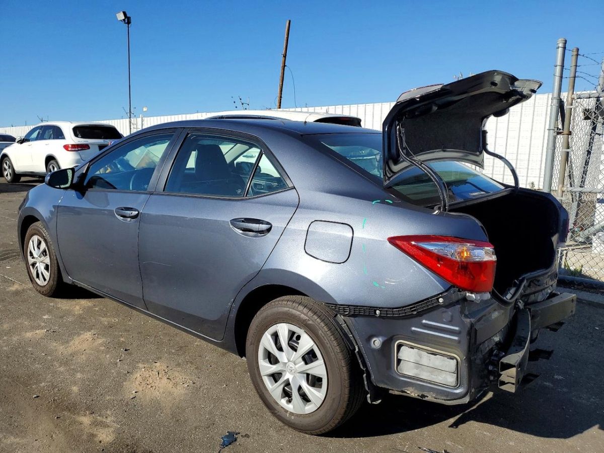 Toyota Corolla 2016 — photo 2