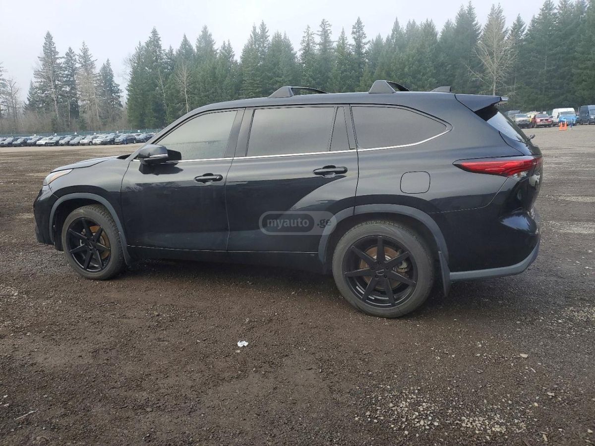 Toyota Highlander 2021 — photo 2