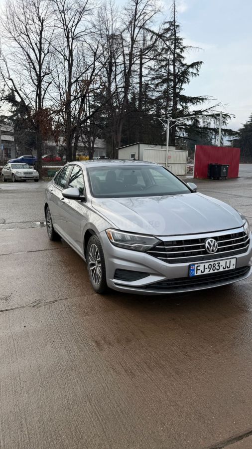 Volkswagen Jetta 2021 — photo 2