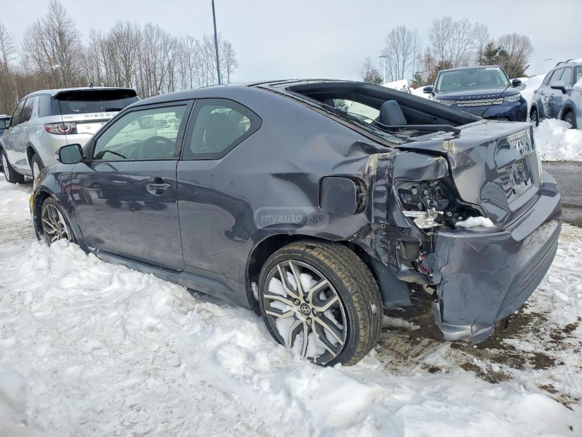 Toyota Corolla 2016 — photo 2