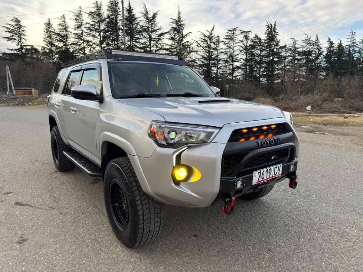 Toyota 4Runner 2017 — photo 2