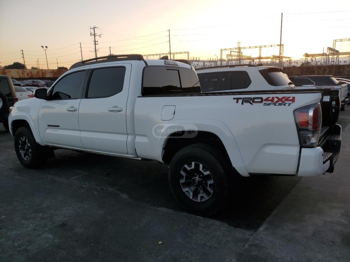 Toyota Tacoma 2022 — photo 2