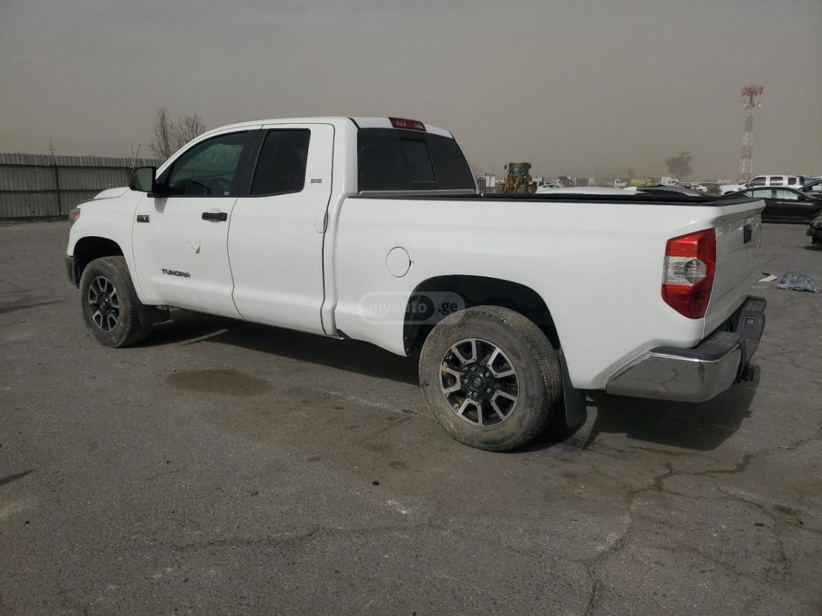 Toyota Tundra 2018 — photo 2