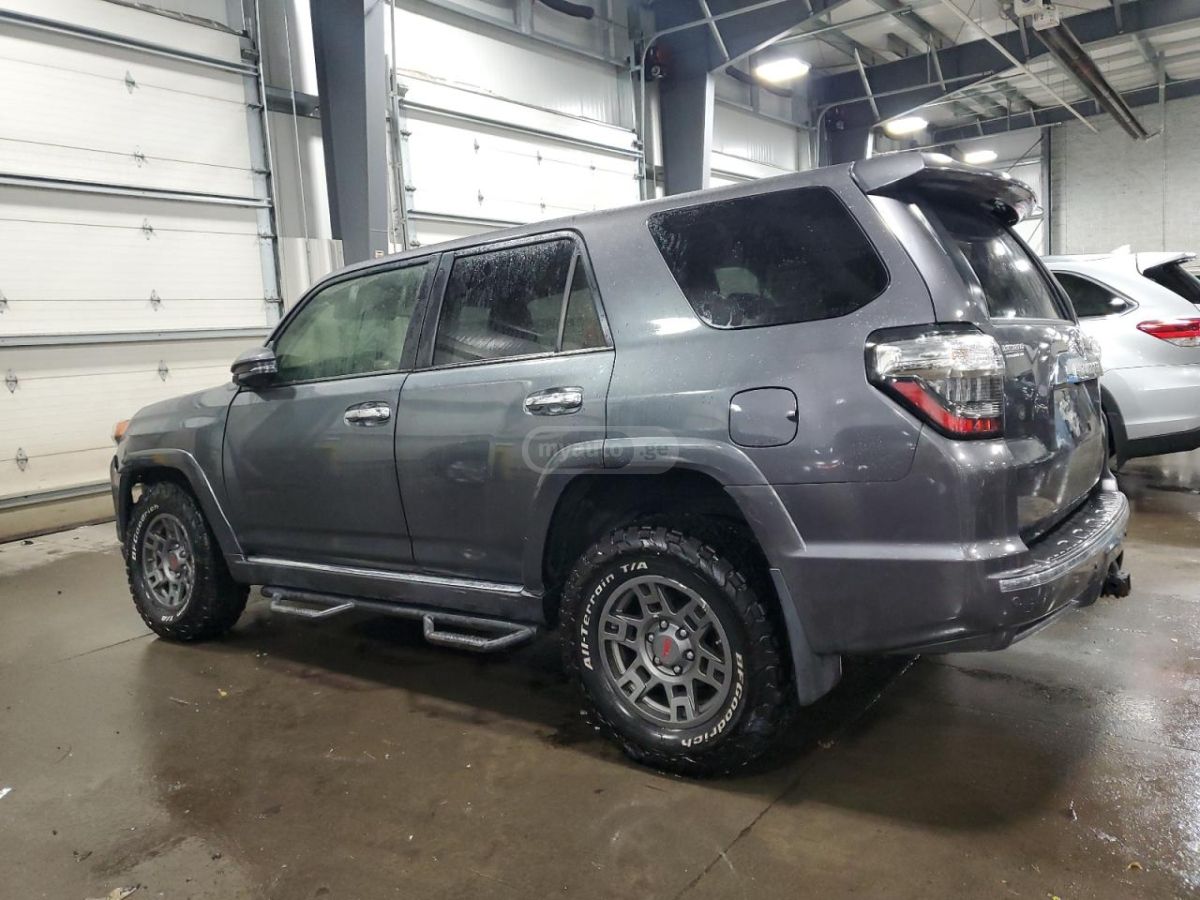 Toyota 4Runner 2021 — photo 2