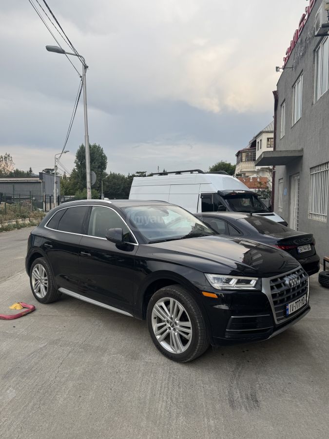 Audi Q5 2018 — photo 2