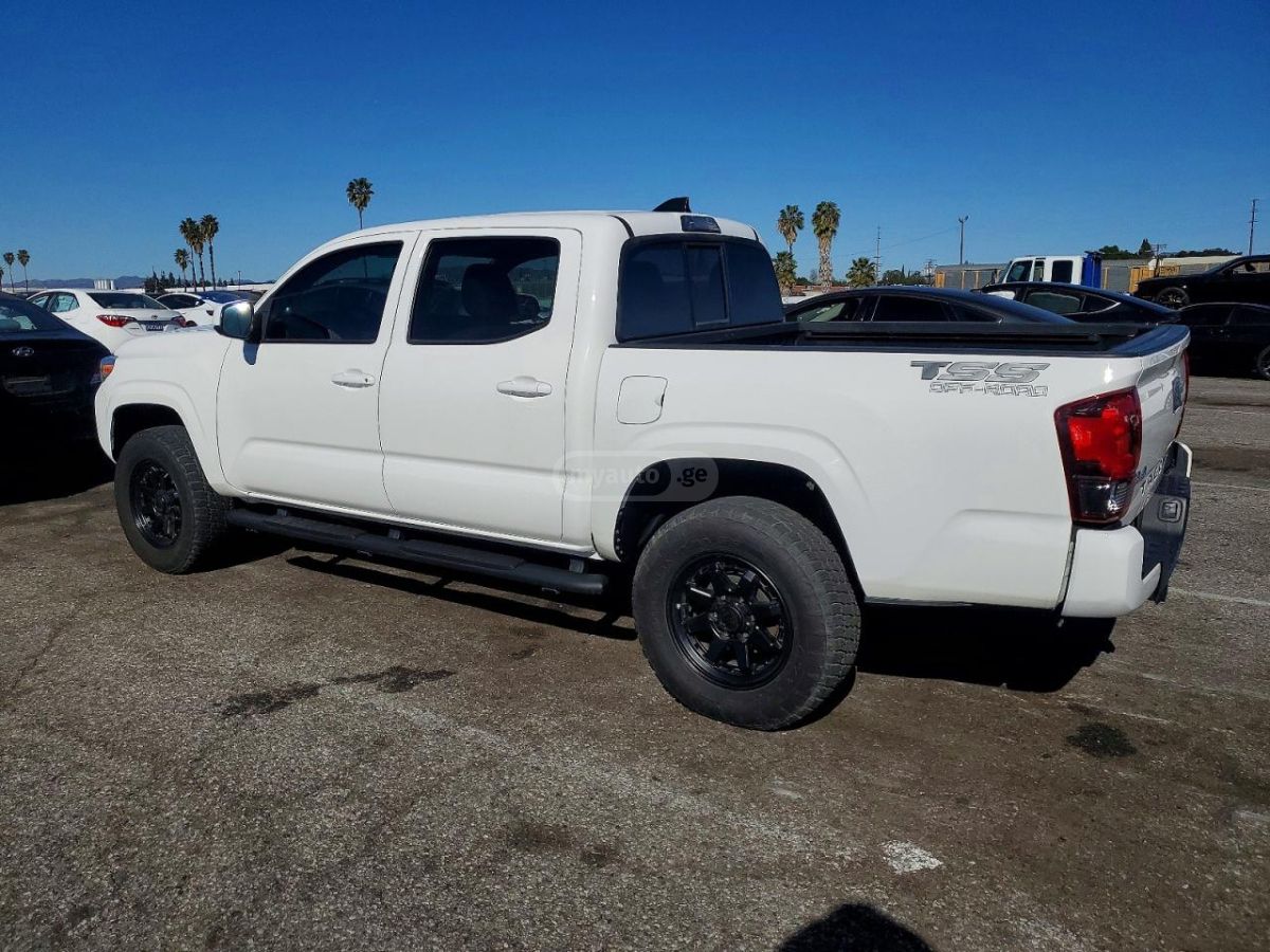 Toyota Tacoma 2023 — photo 2
