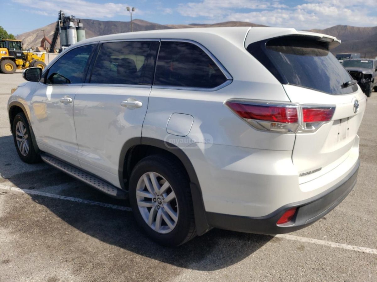 Toyota Highlander 2016 — photo 2