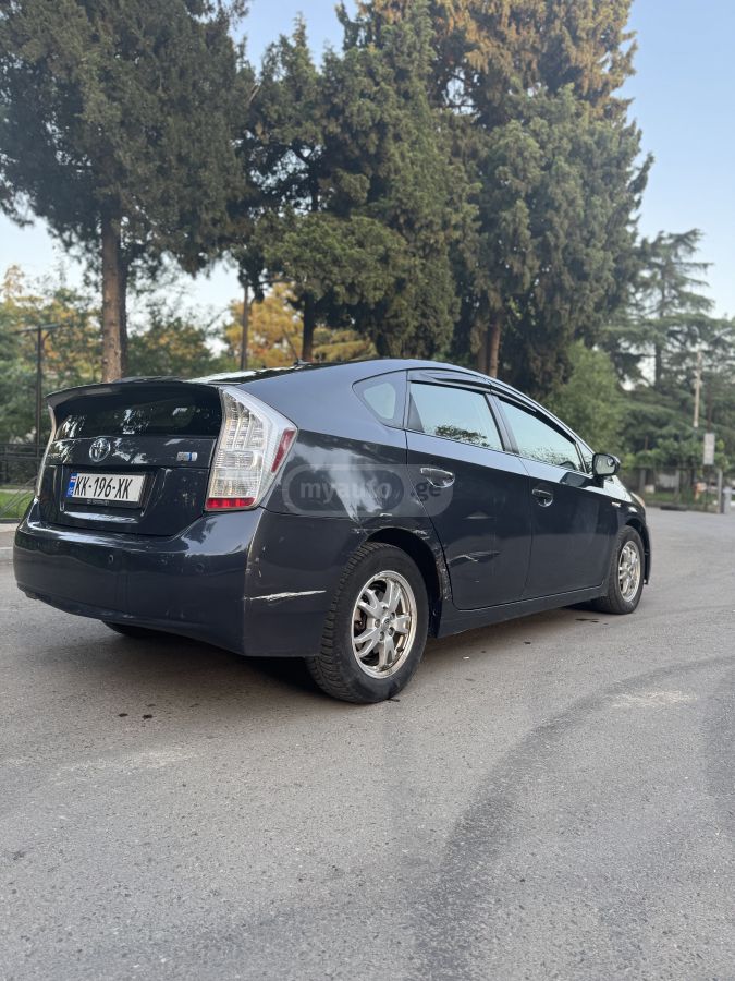Toyota Prius 2011 — photo 2