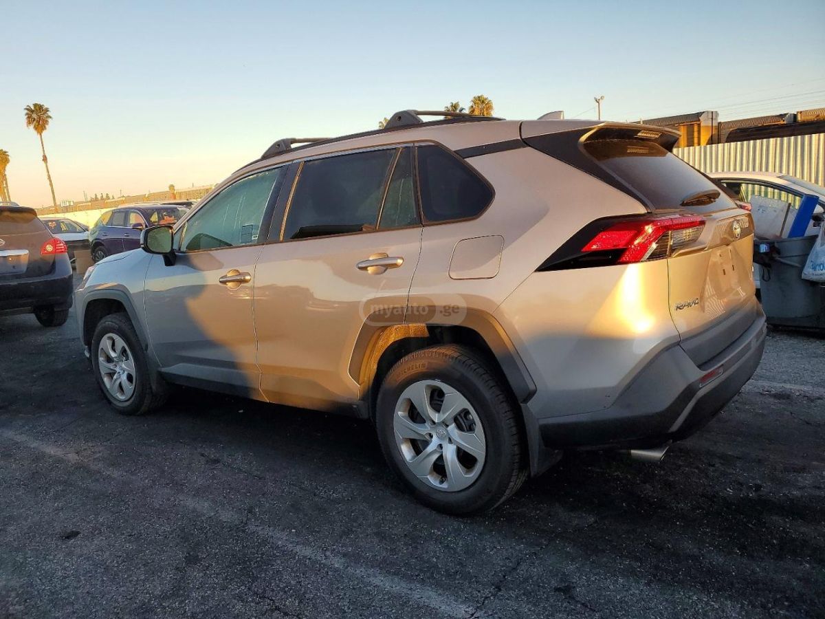 Toyota RAV 4 2020 — photo 2