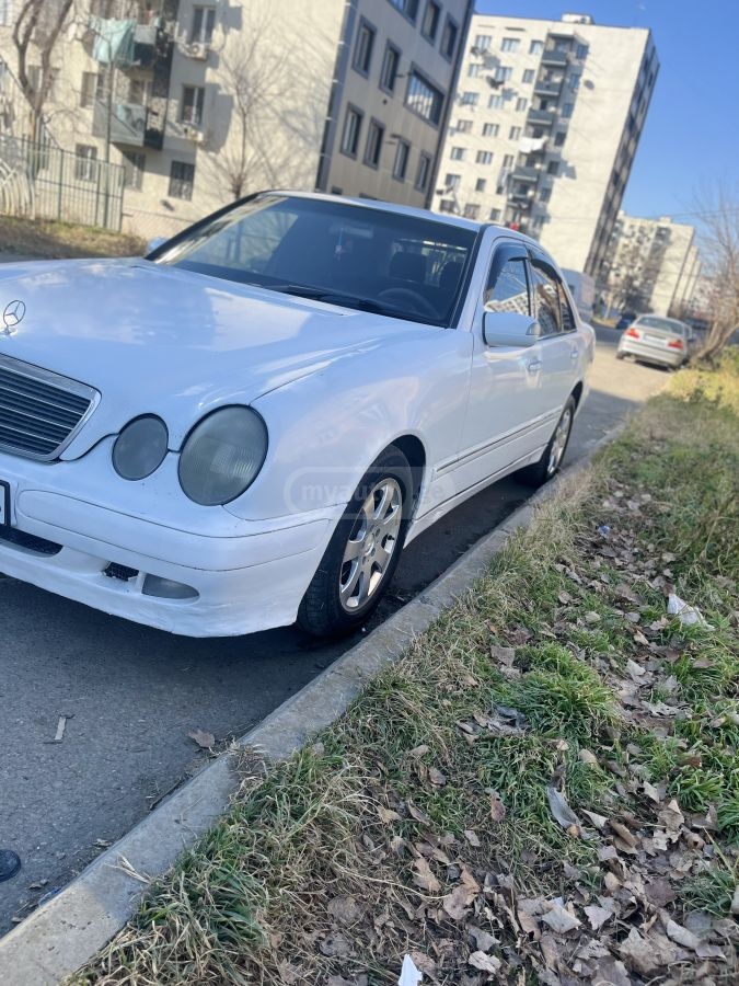 Mercedes-Benz E 200 2000 — photo 2