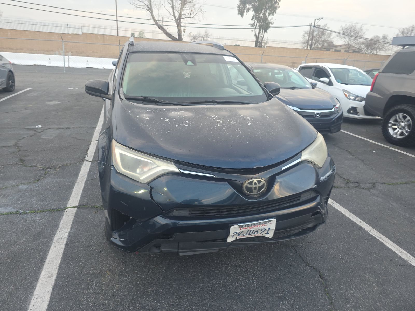 Toyota RAV4 2017 — photo 2
