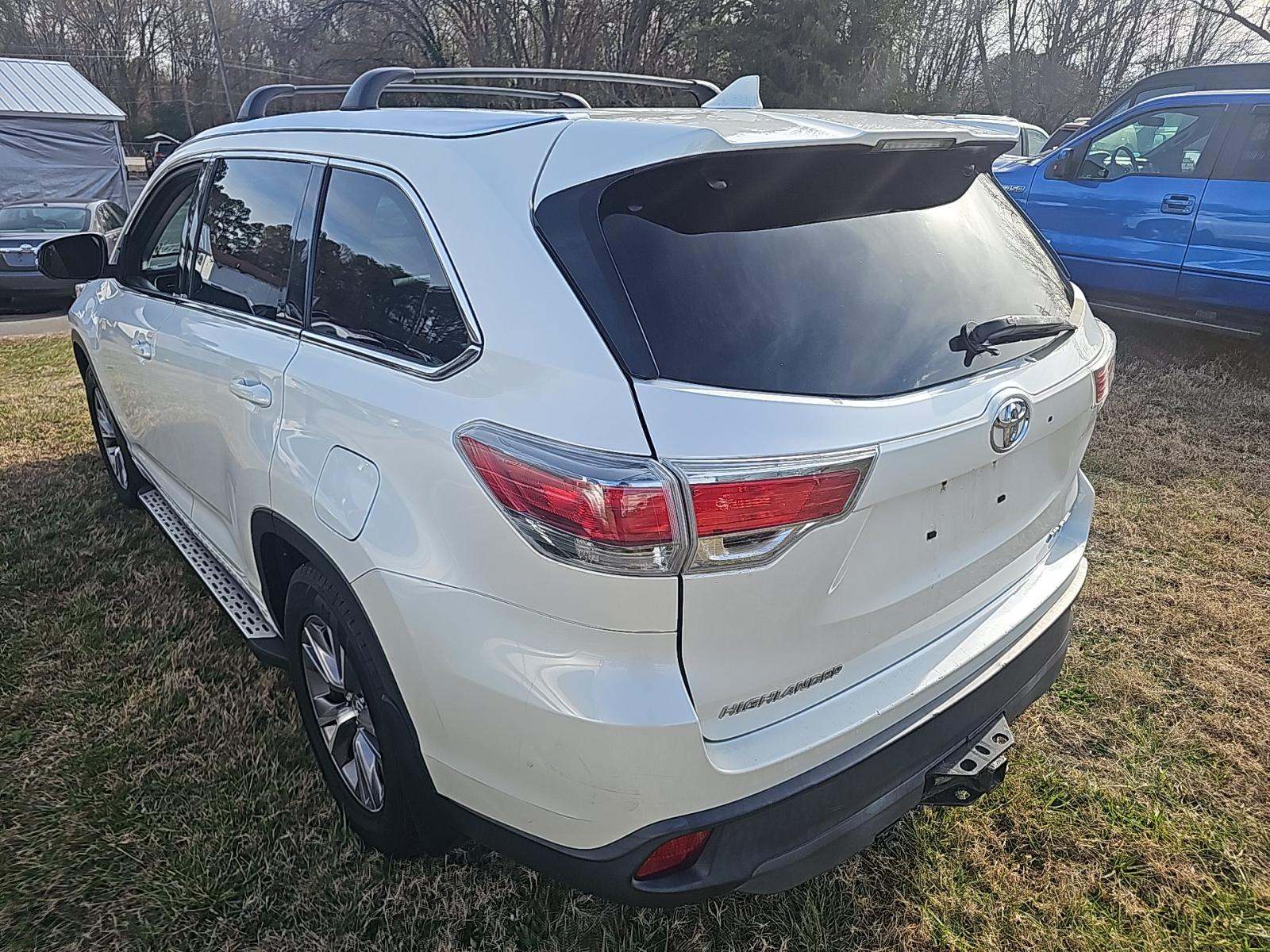 Toyota Highlander 2015 — photo 2