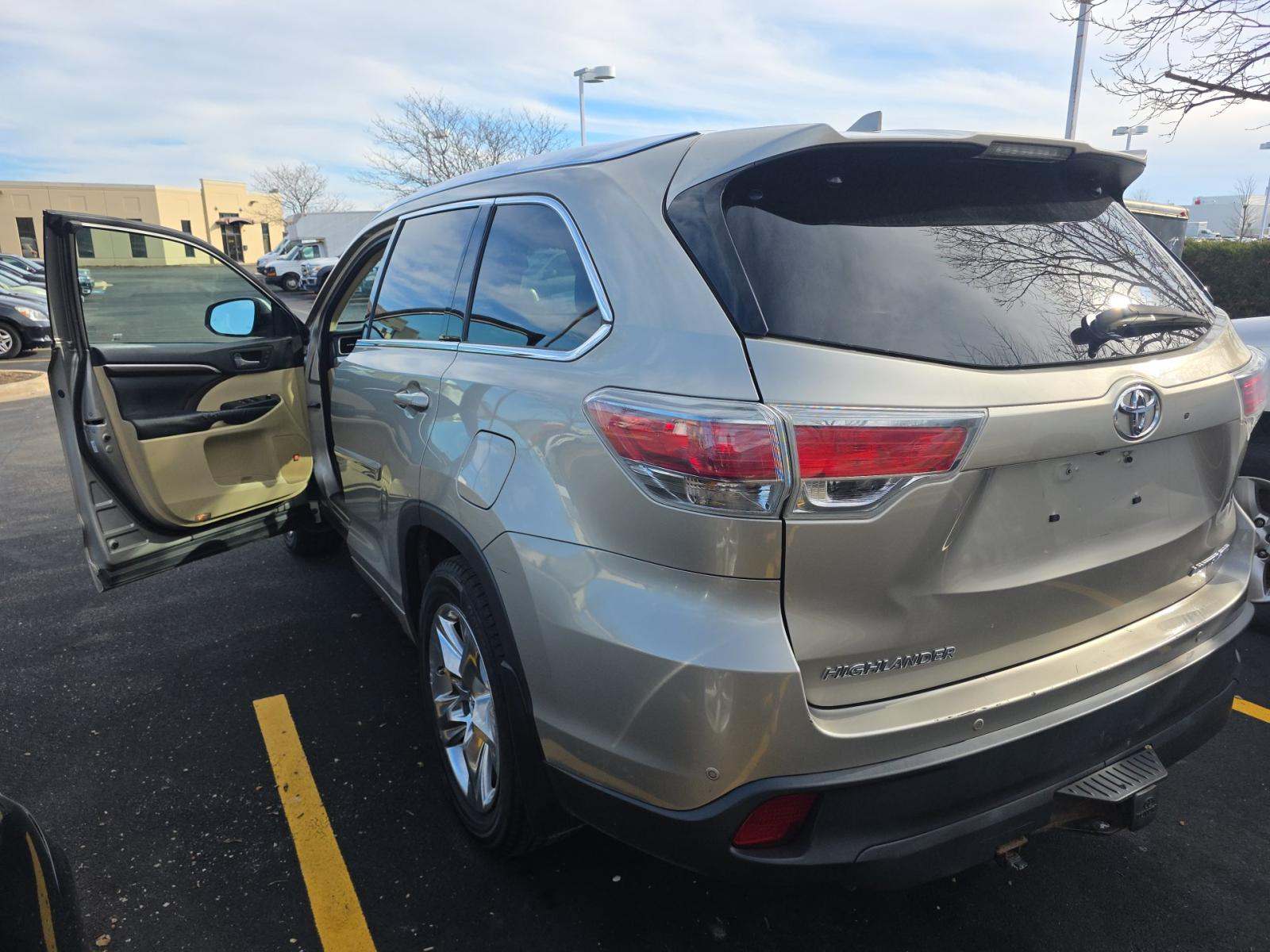 Toyota Highlander 2015 — photo 2