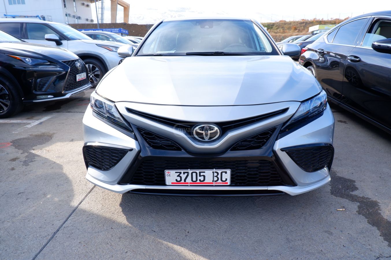 Toyota Camry 2020 — photo 2