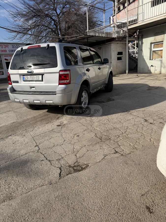 Ford Escape 2011 — photo 2