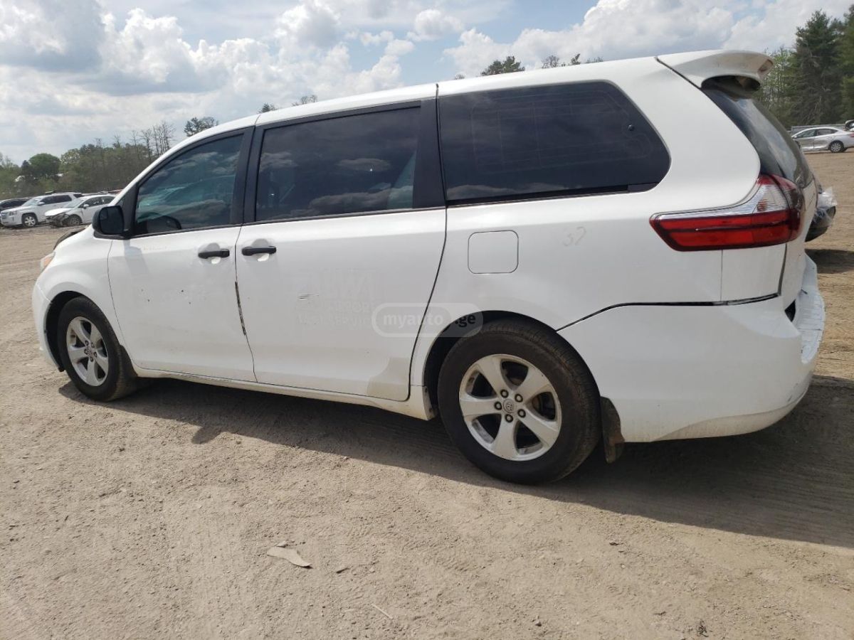 Toyota Sienna 2017 — photo 2