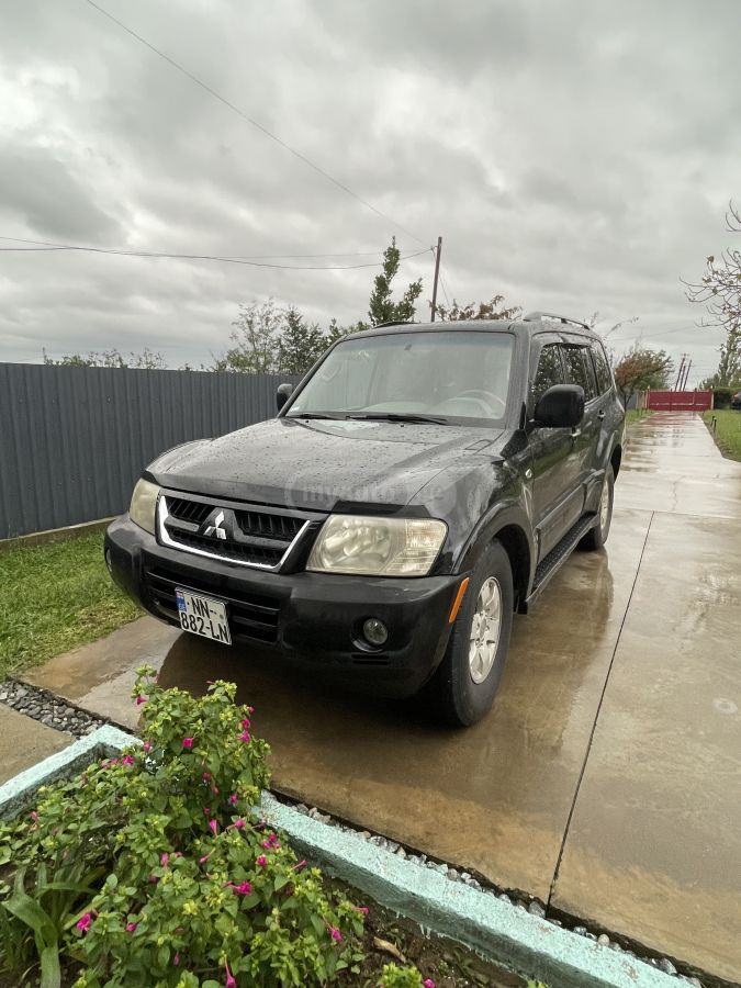 Mitsubishi Montero