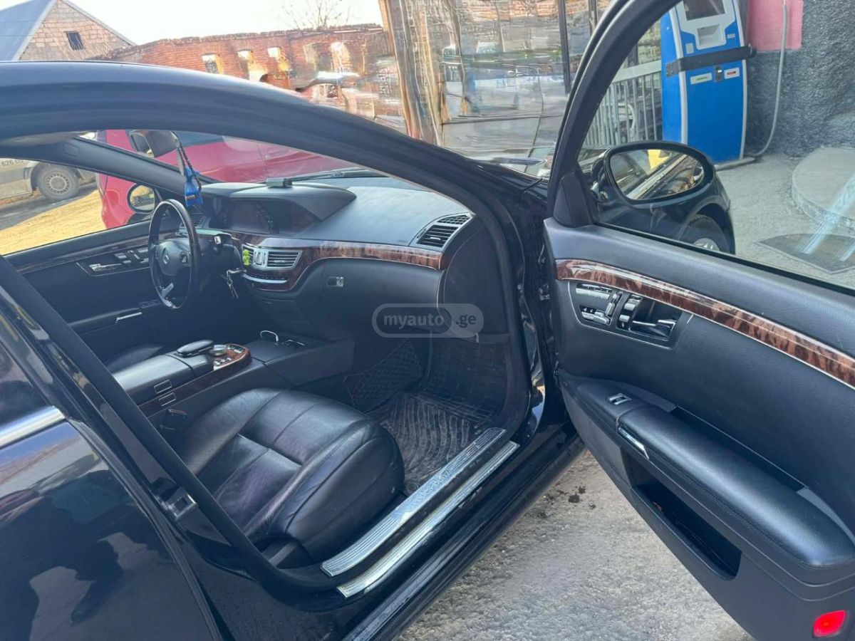 Mercedes-Benz S 550 2006 — photo 2