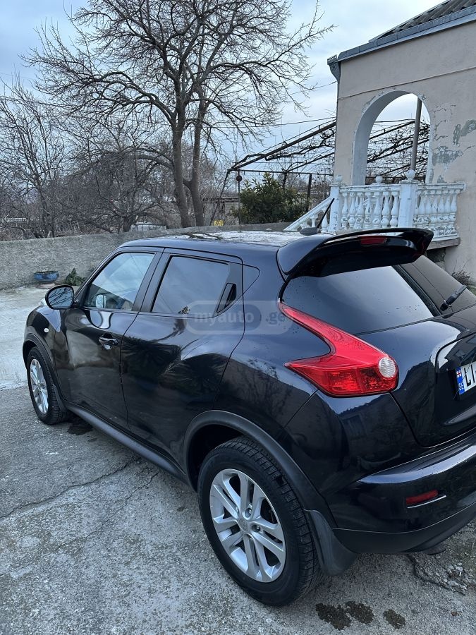 Nissan Juke 2011 — photo 2