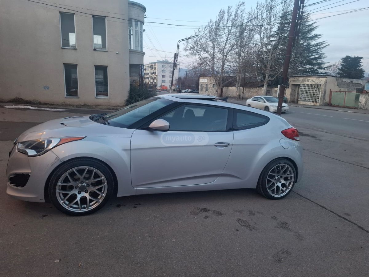 Hyundai Veloster 2017 — photo 2