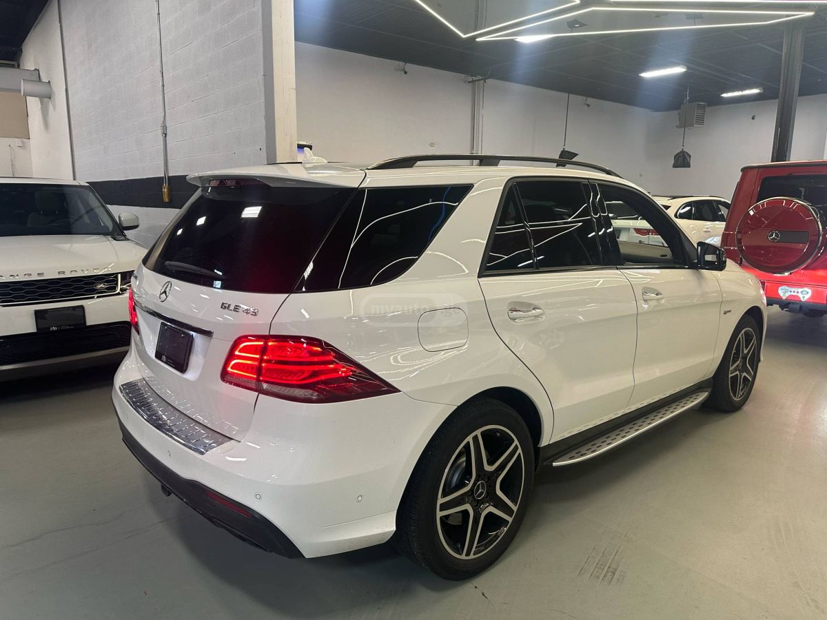 Mercedes-Benz GLE 43 AMG 2018 — photo 2