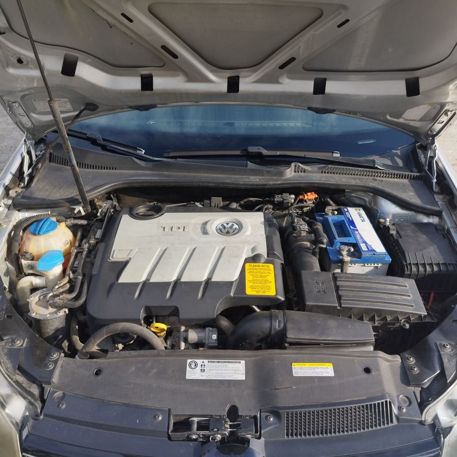 Volkswagen Jetta 2014 — photo 2