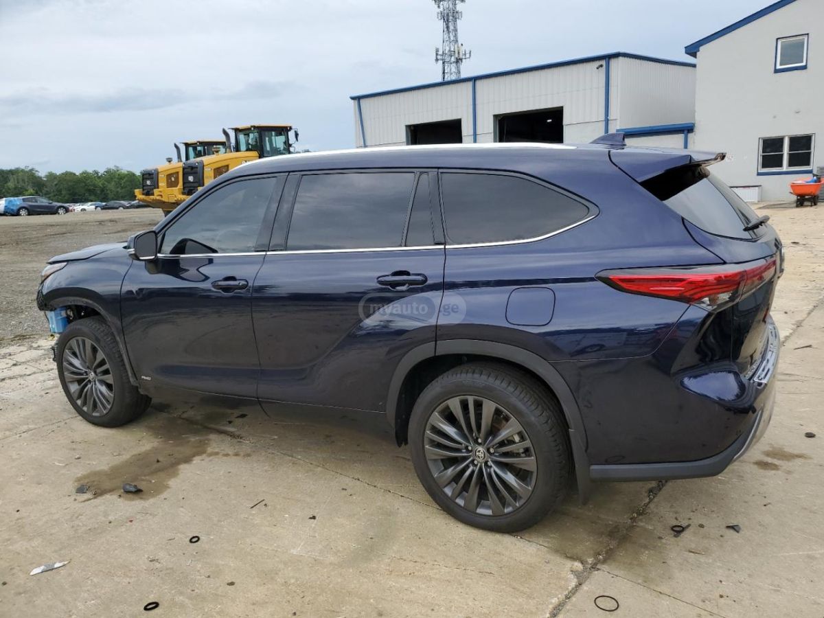 Toyota Highlander 2022 — photo 2