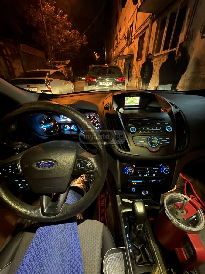 Ford Escape 2016 — photo 2