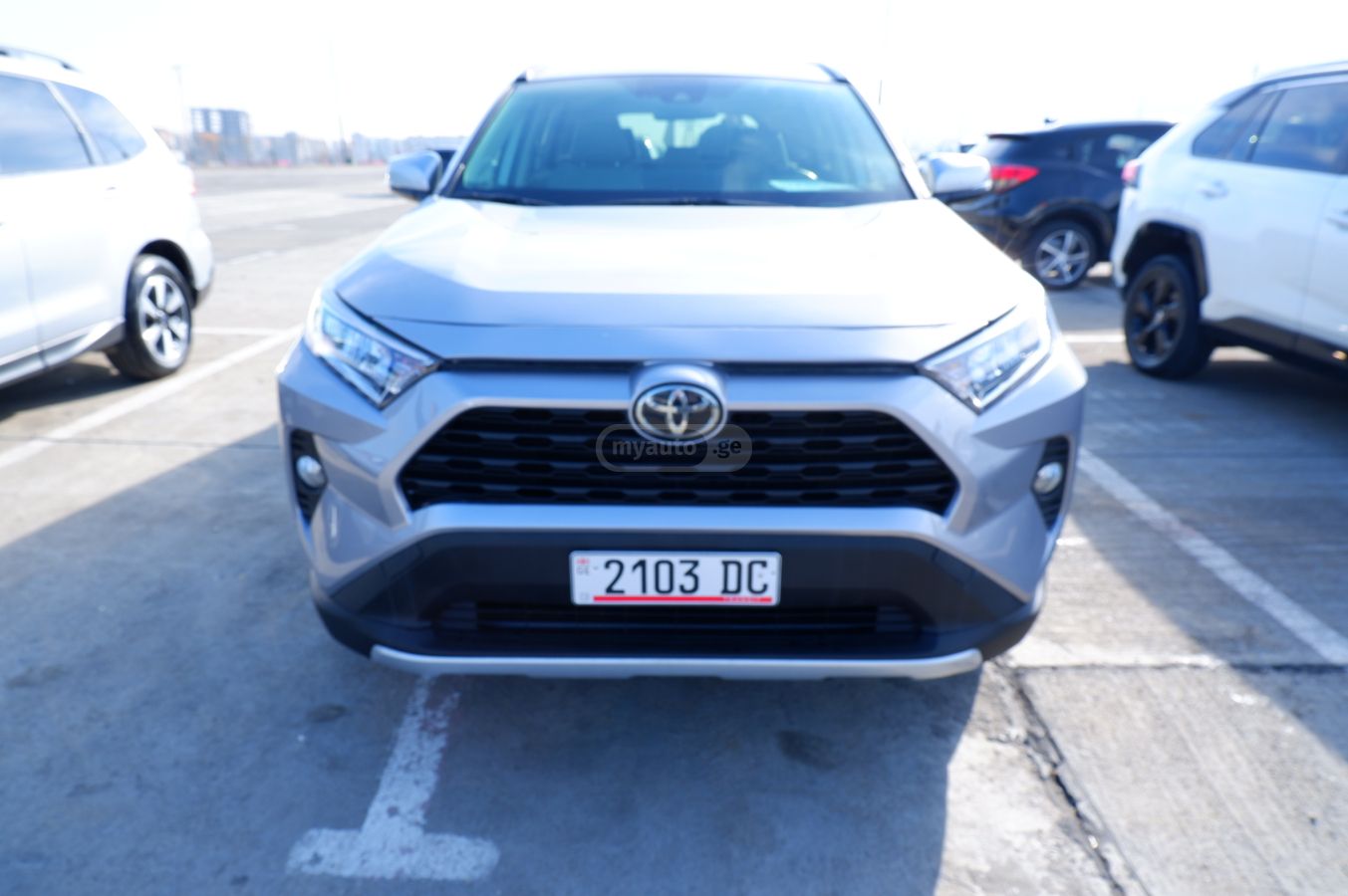 Toyota RAV4 2020 — photo 2