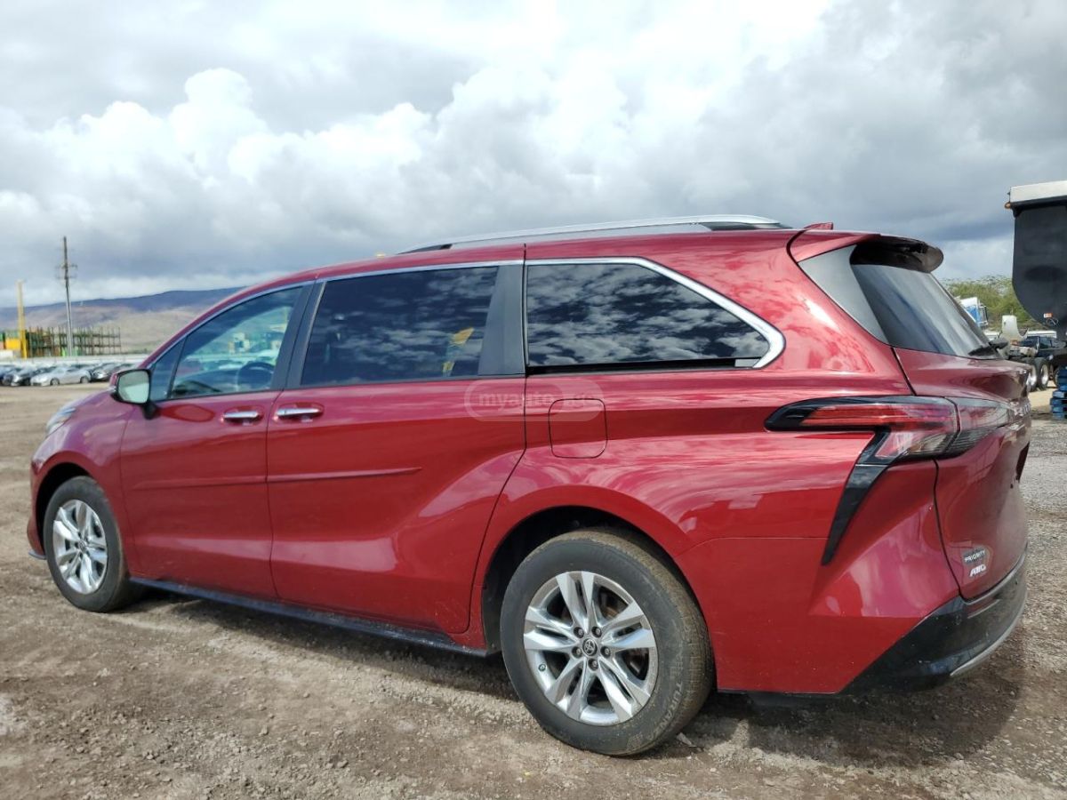 Toyota Sienna 2022 — photo 2