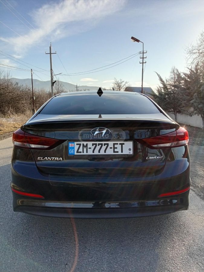 Hyundai Elantra 2017 — photo 2