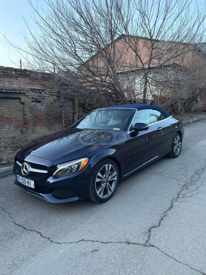 Mercedes-Benz C 300 2017 — photo 2