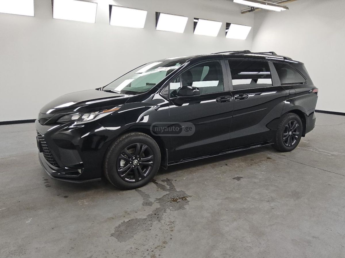 Toyota Sienna 2025 — photo 2