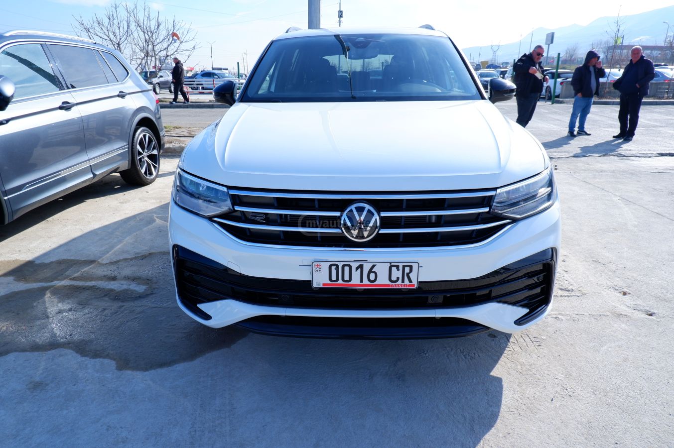 Volkswagen Tiguan 2022 — photo 2