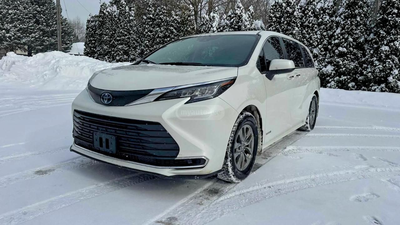 Toyota Sienna 2021 — photo 2