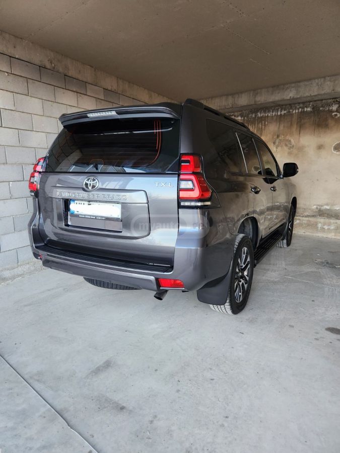 Toyota Land Cruiser Prado 2022 — photo 2