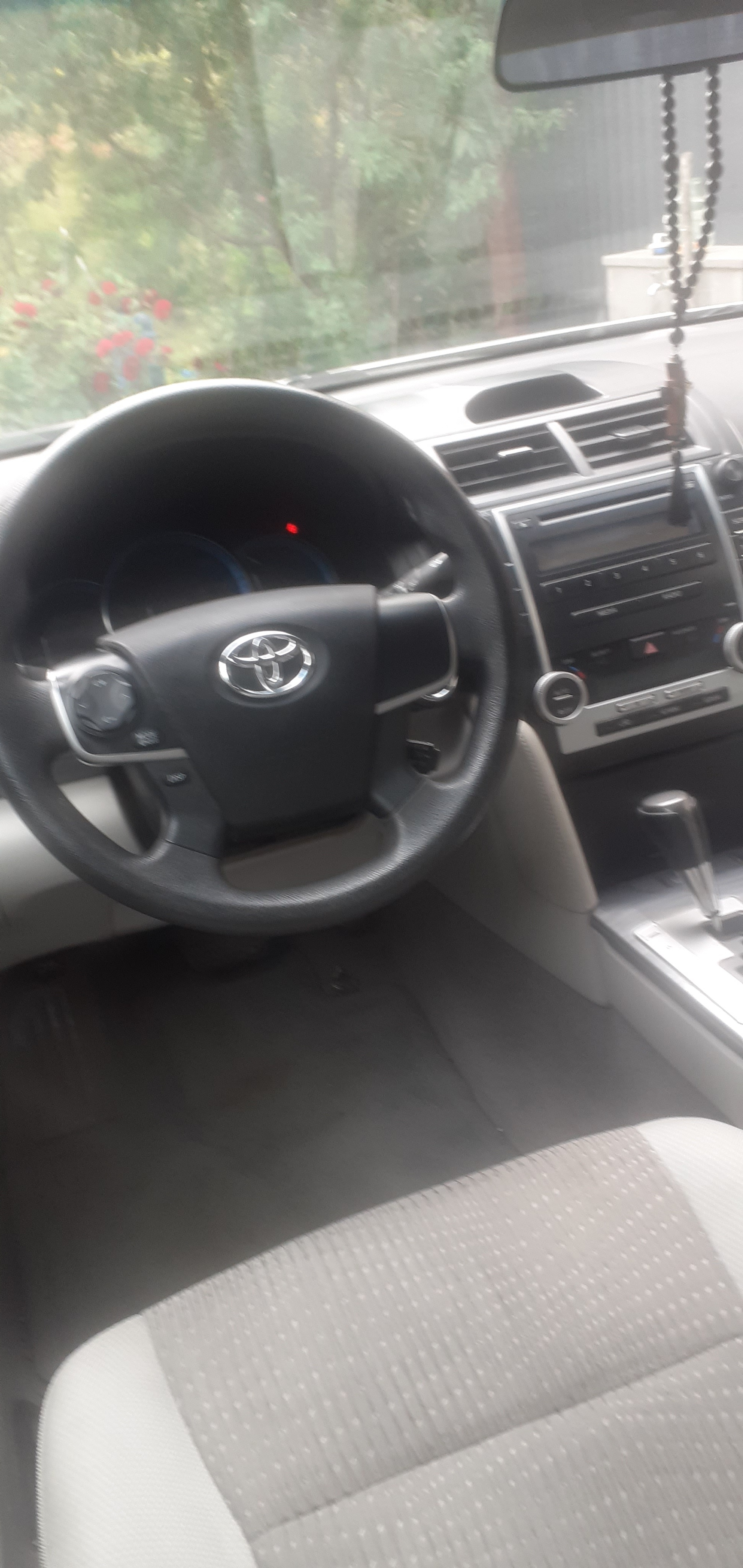 Toyota Camry 2011 — photo 2