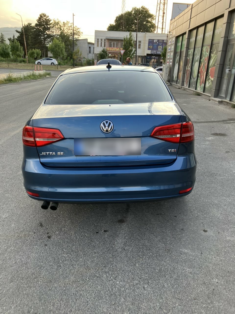 Volkswagen Jetta 2015 — photo 2