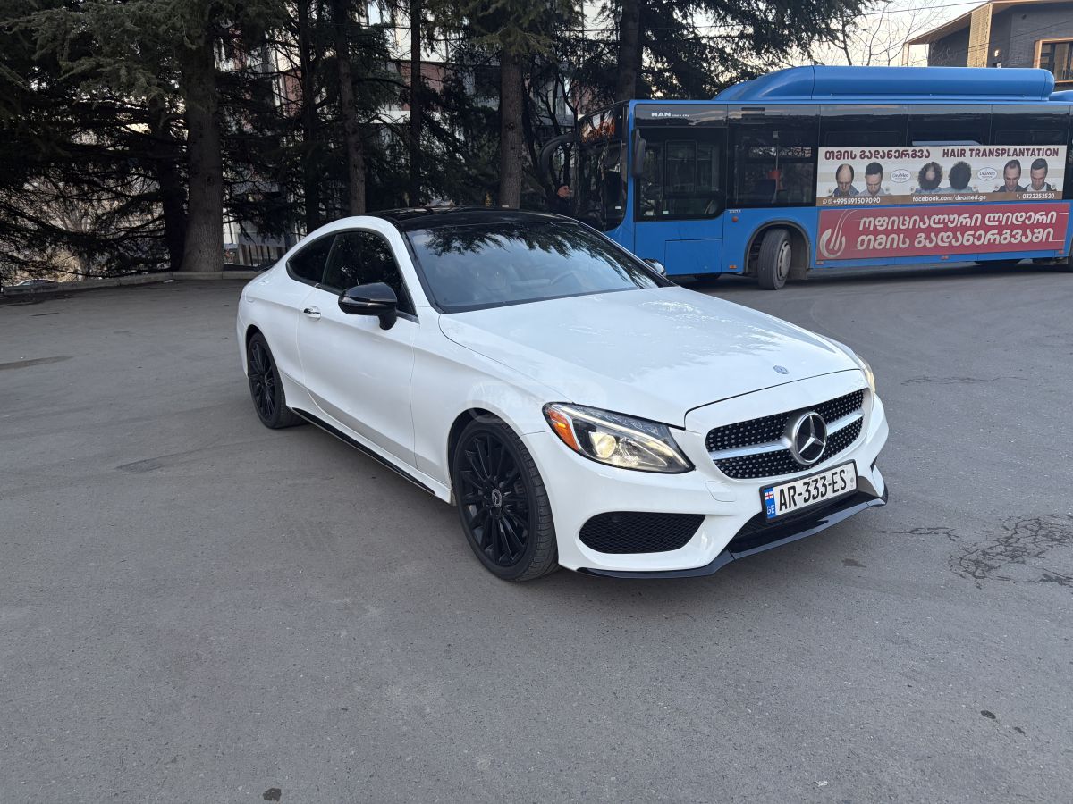 Mercedes-Benz C 300 2017 — photo 2