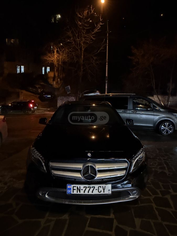 Mercedes-Benz GLA 250